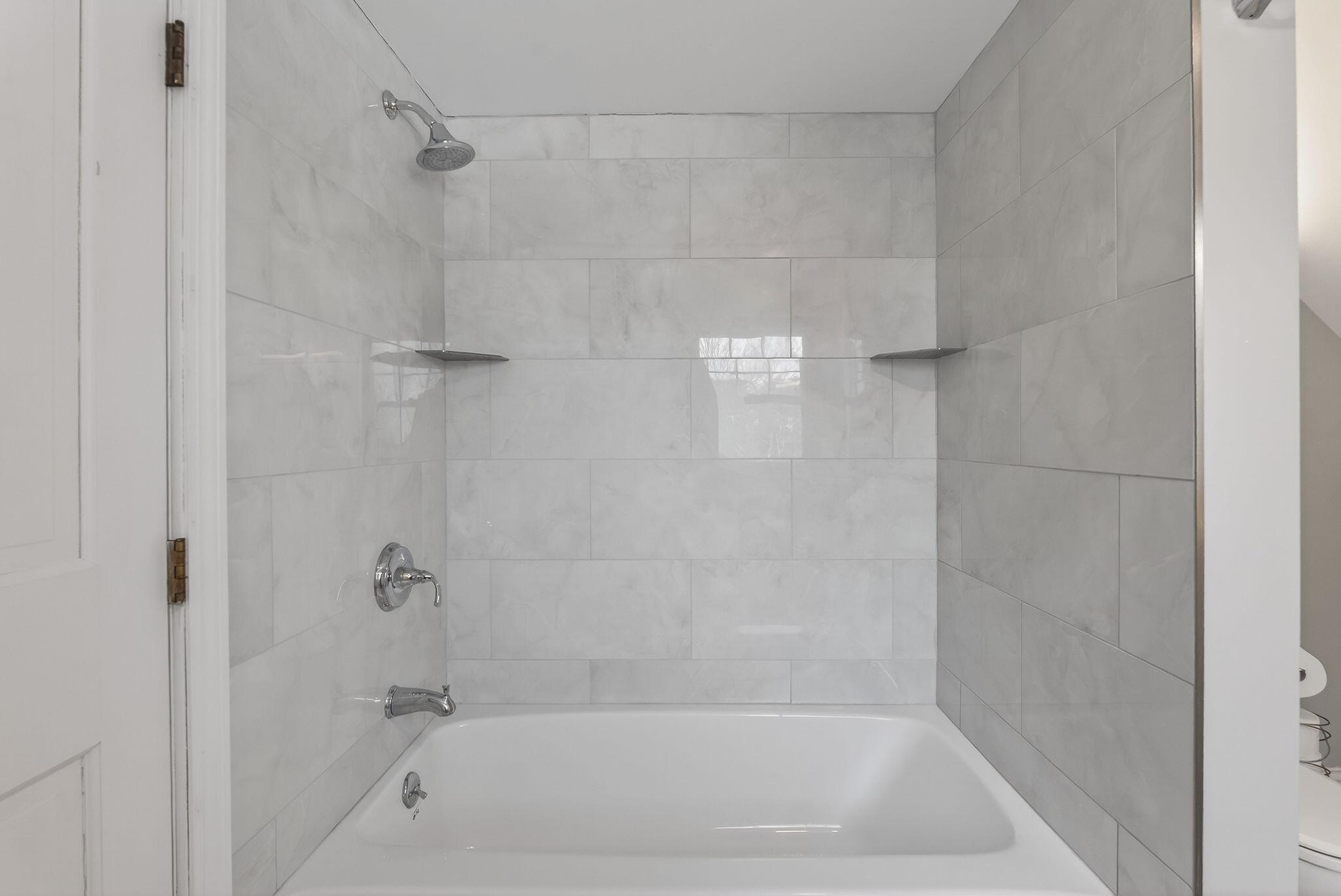 525 W Auburn Road