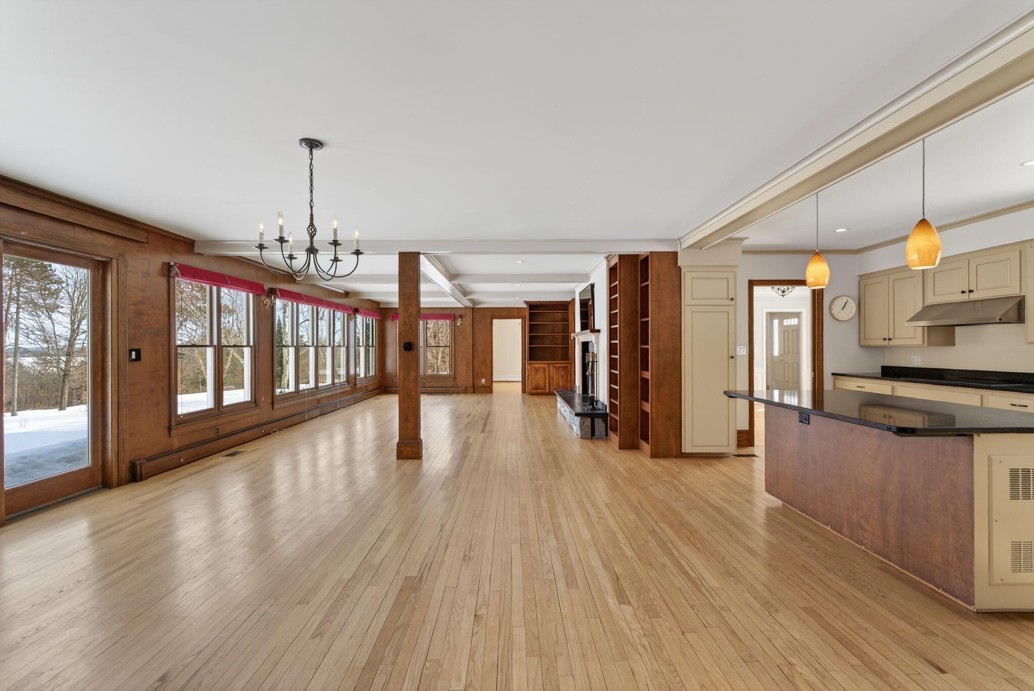525 W Auburn Road
