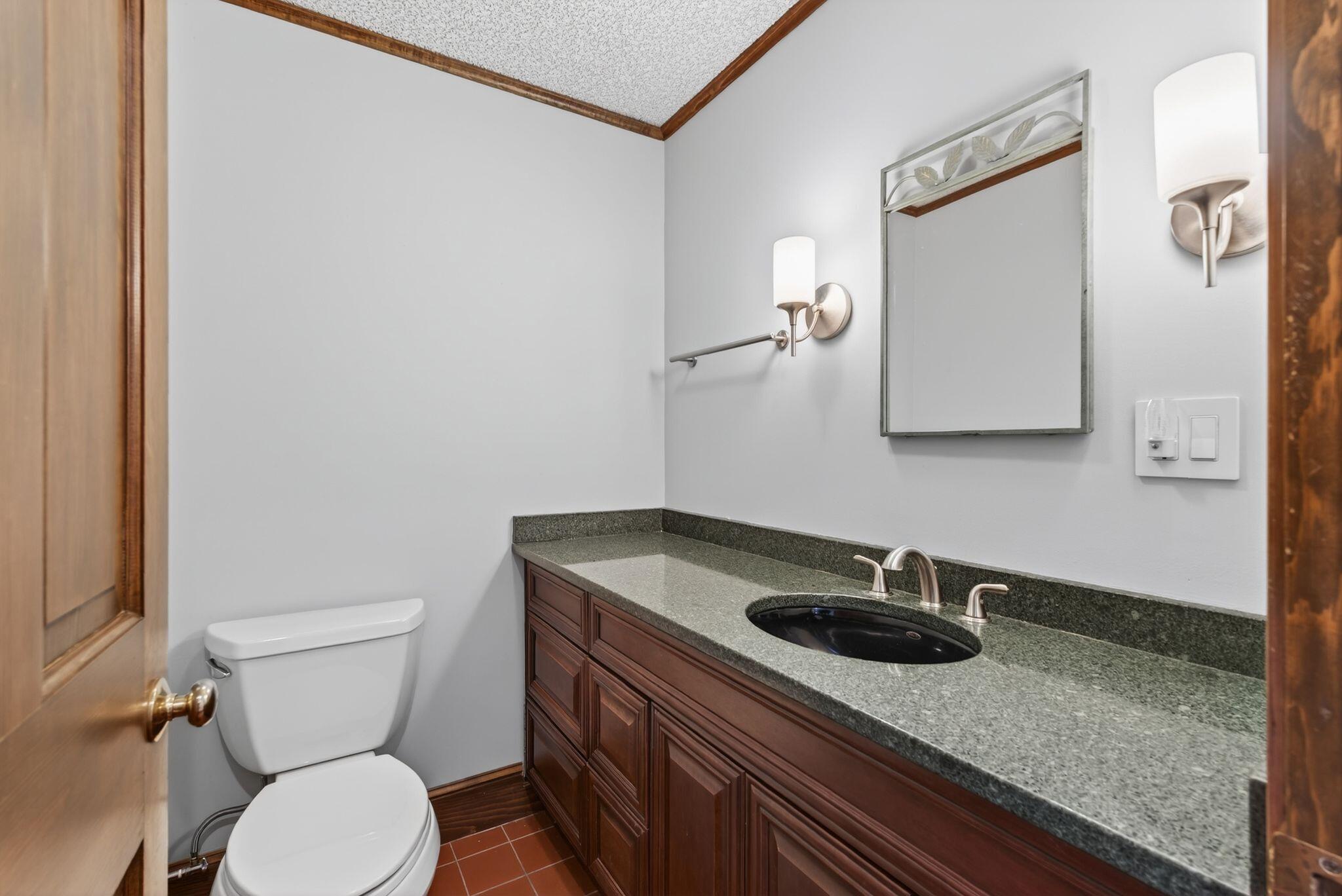 525 W Auburn Road