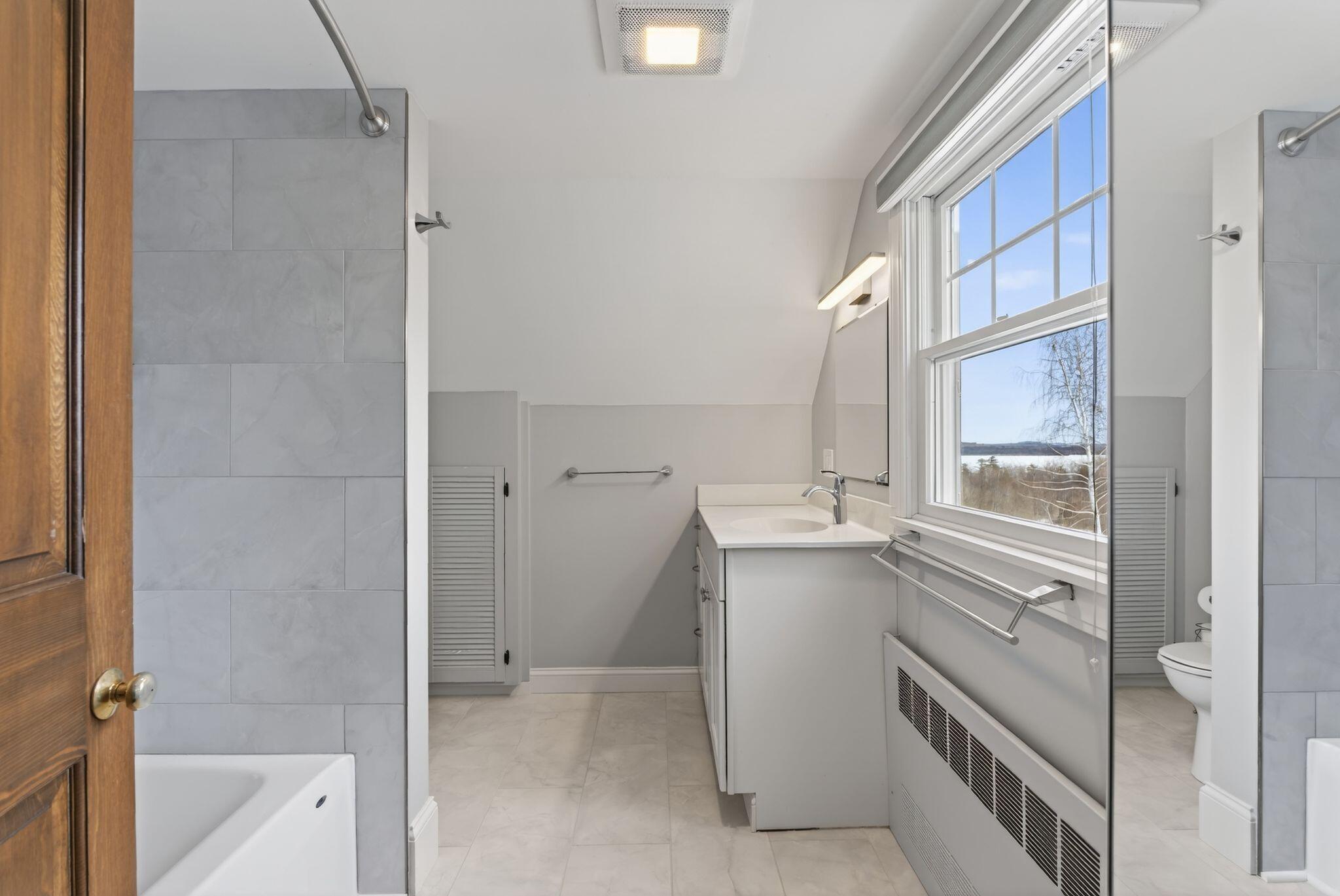 525 W Auburn Road