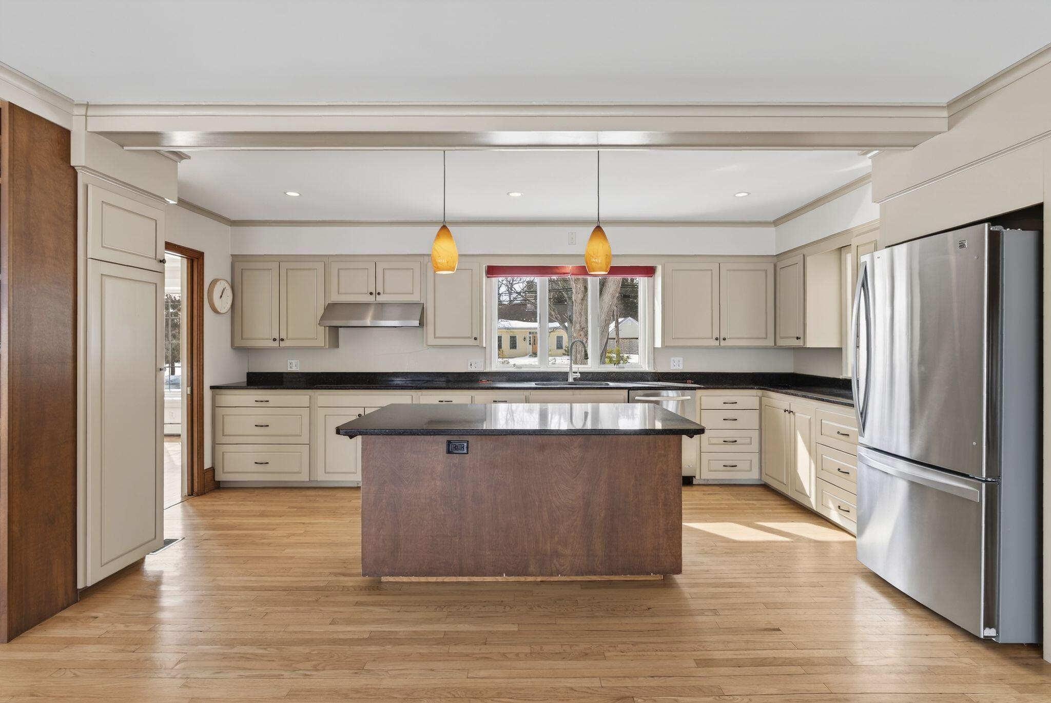 525 W Auburn Road
