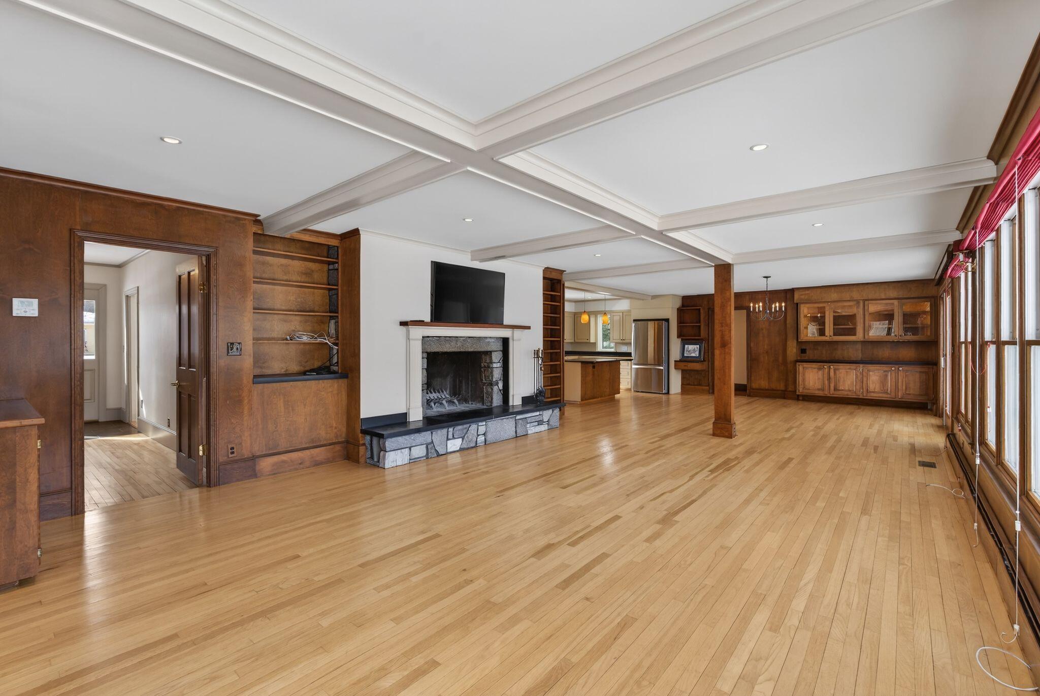 525 W Auburn Road