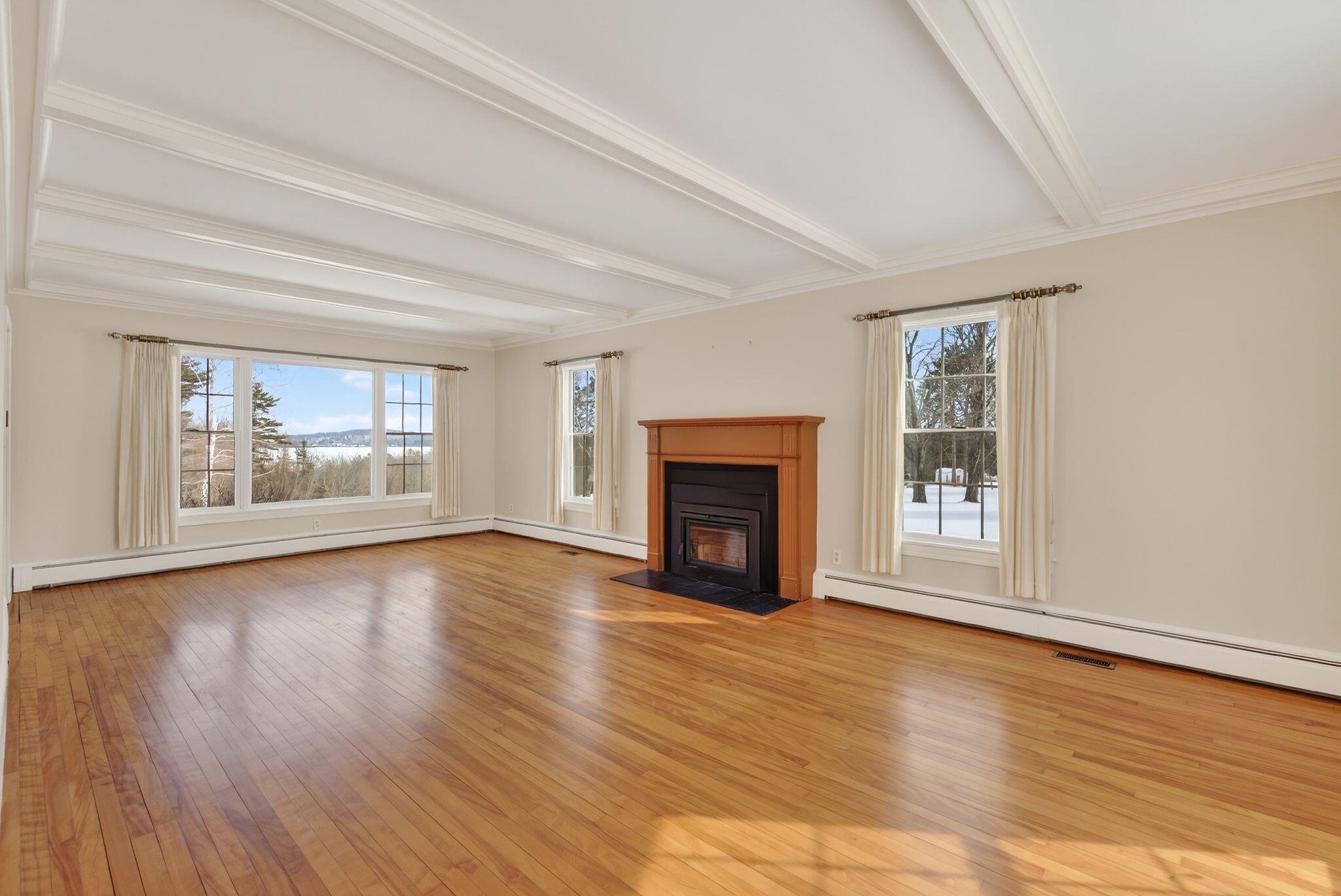 525 W Auburn Road
