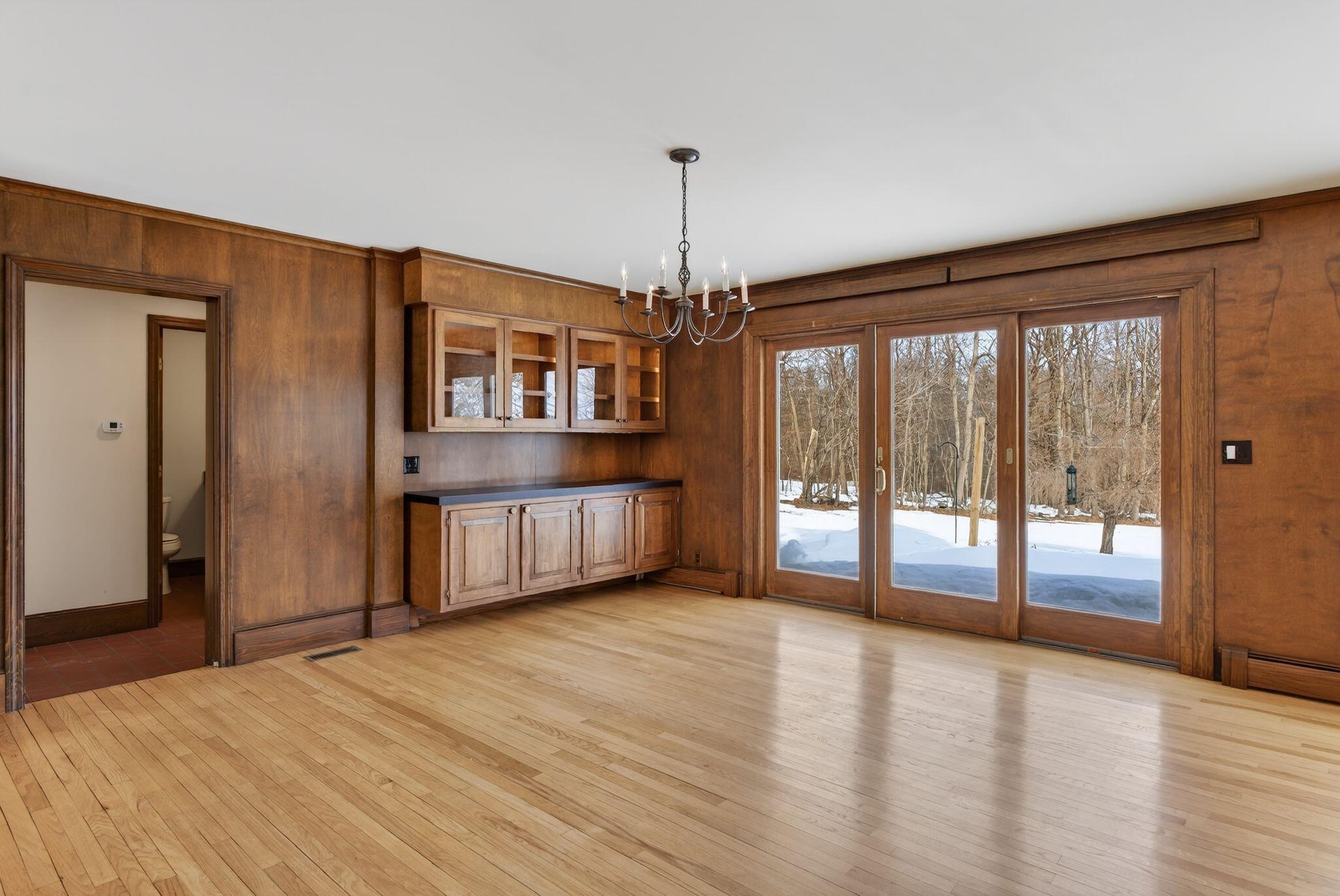 525 W Auburn Road