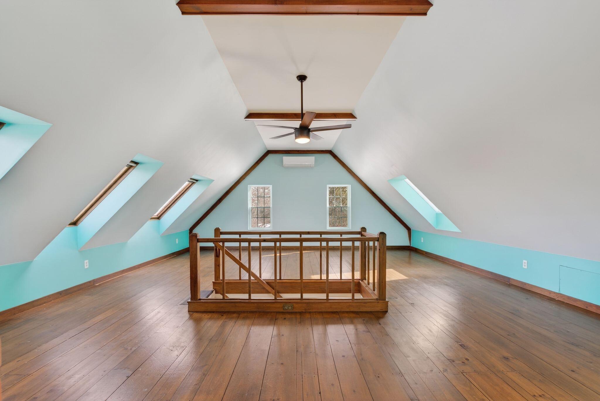 525 W Auburn Road