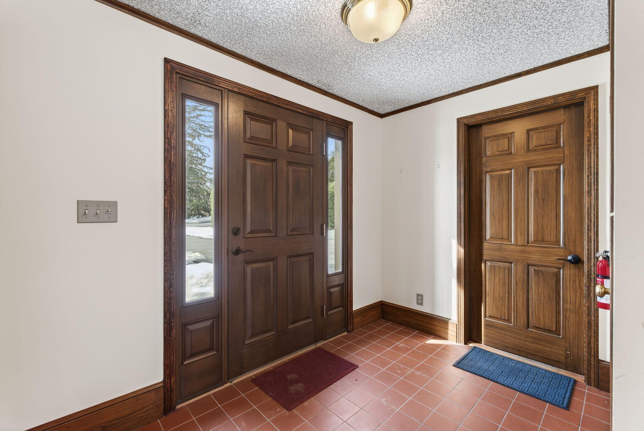 525 W Auburn Road