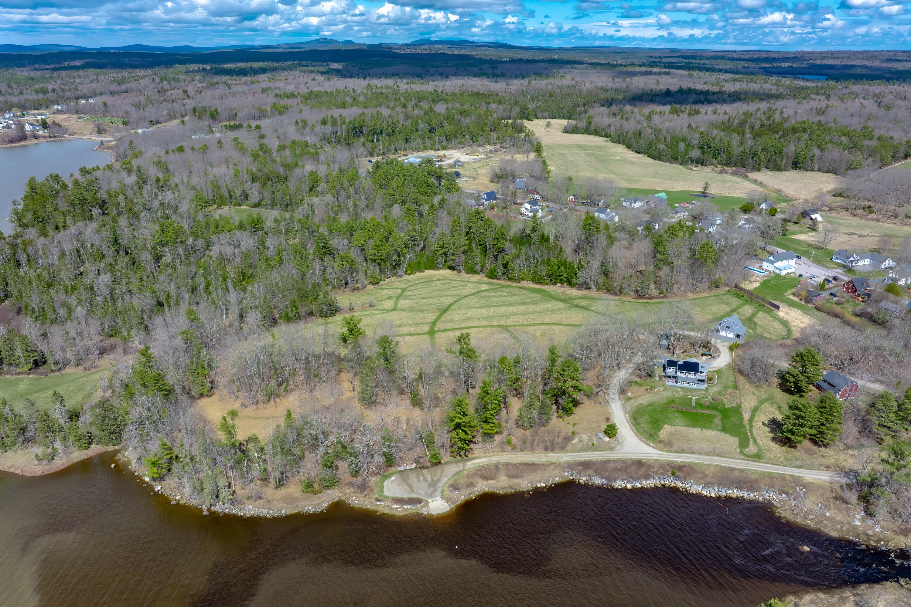 27 Town Landing Road