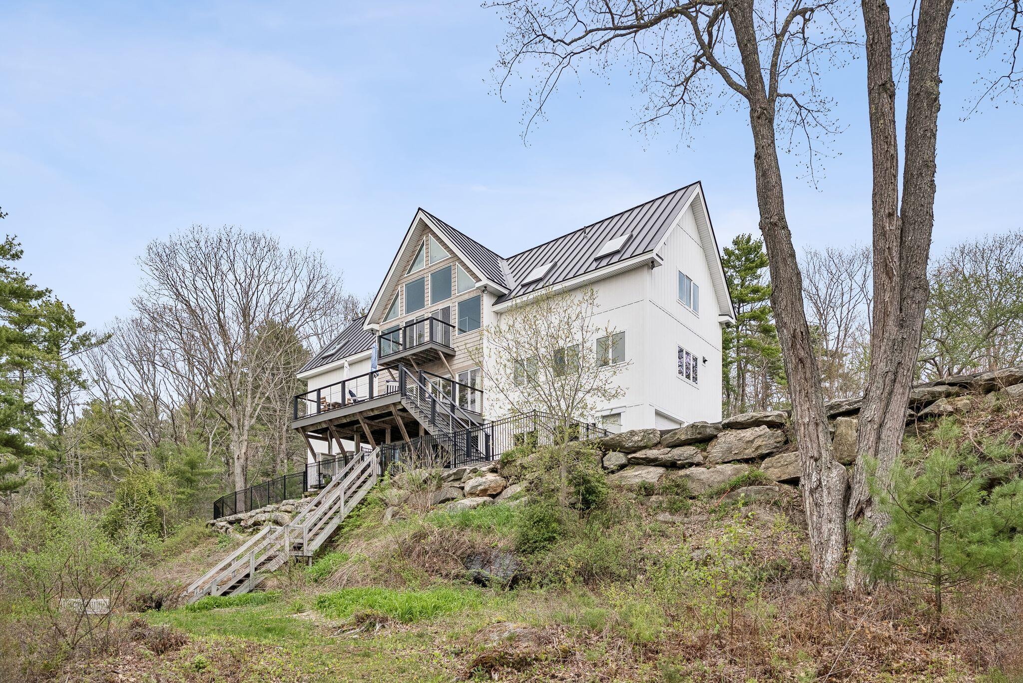 124 Middle Road