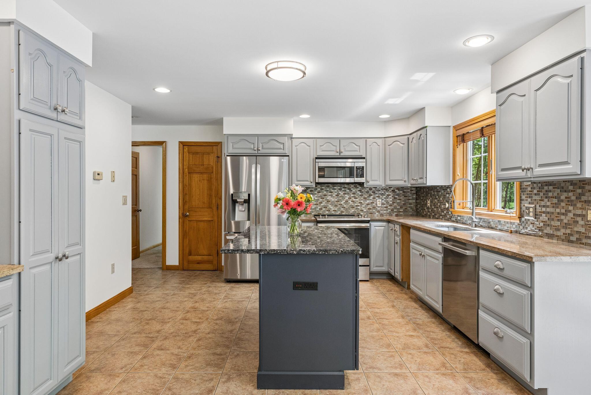 8 Whitney Way