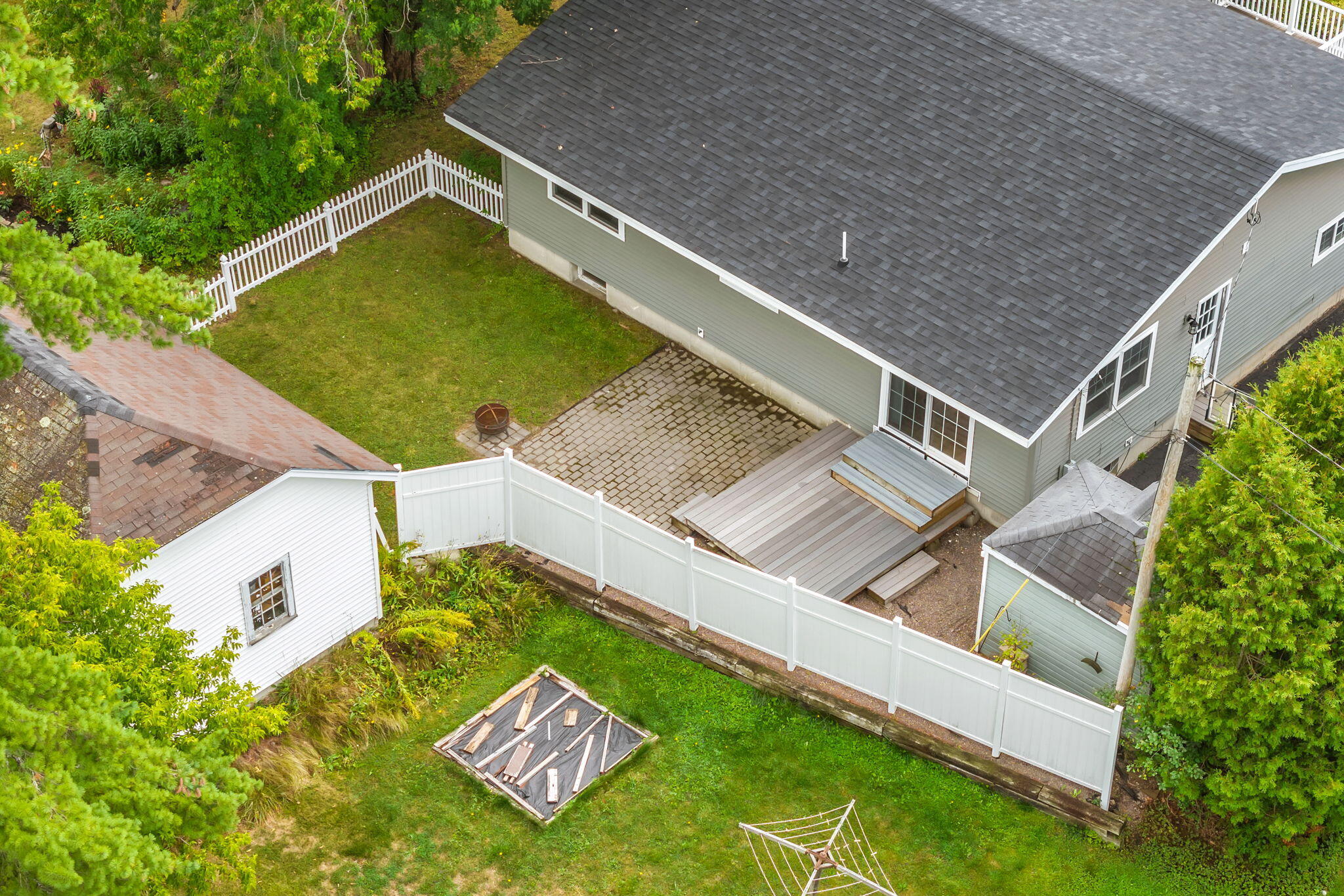 87 Perkins Avenue
