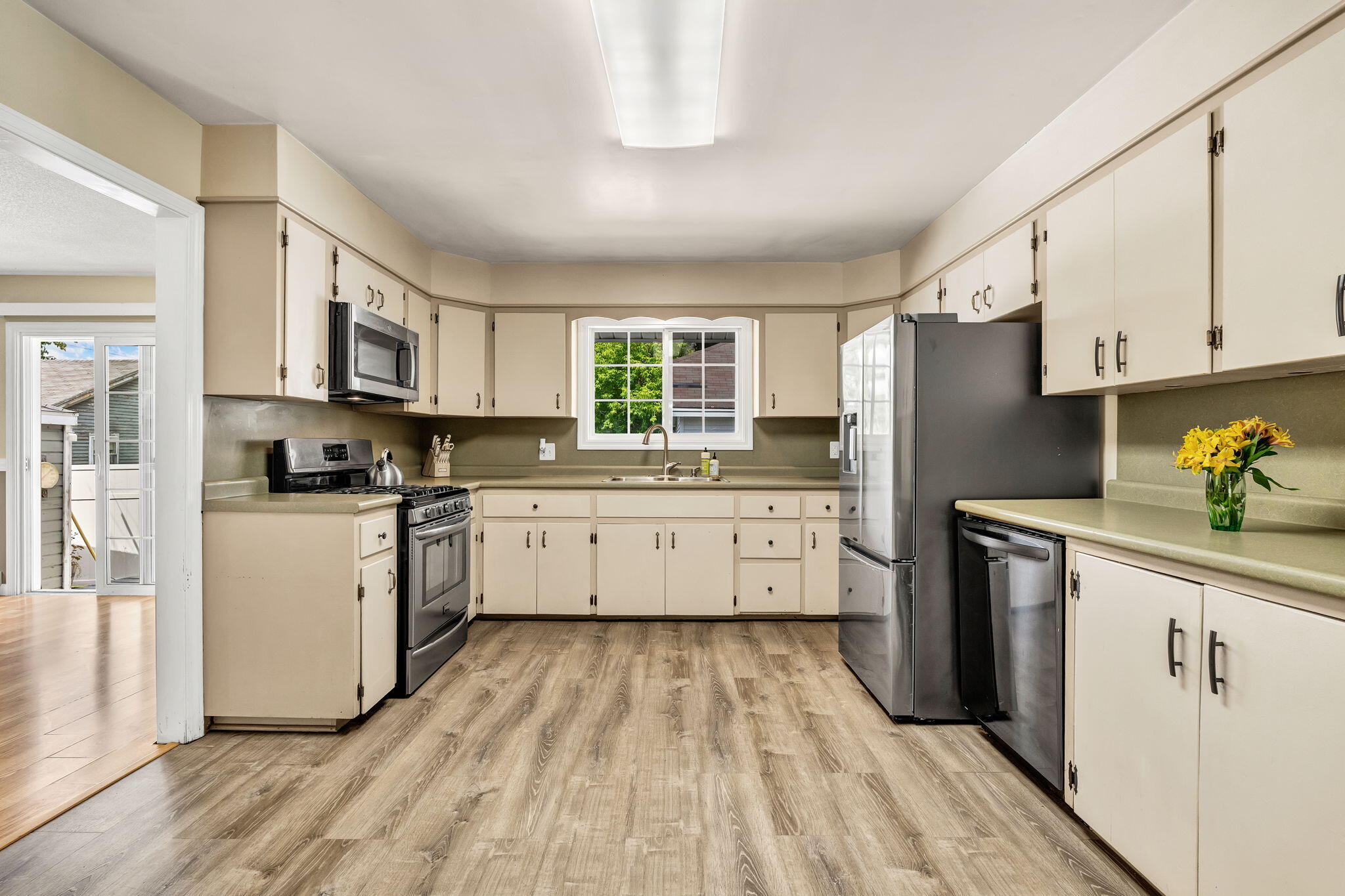 87 Perkins Avenue