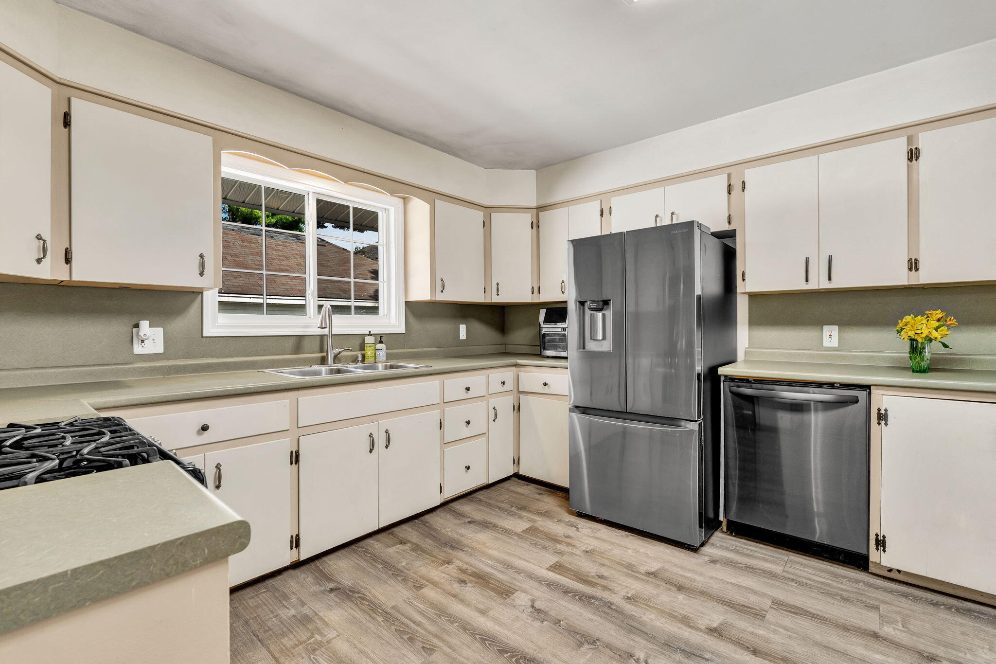 87 Perkins Avenue