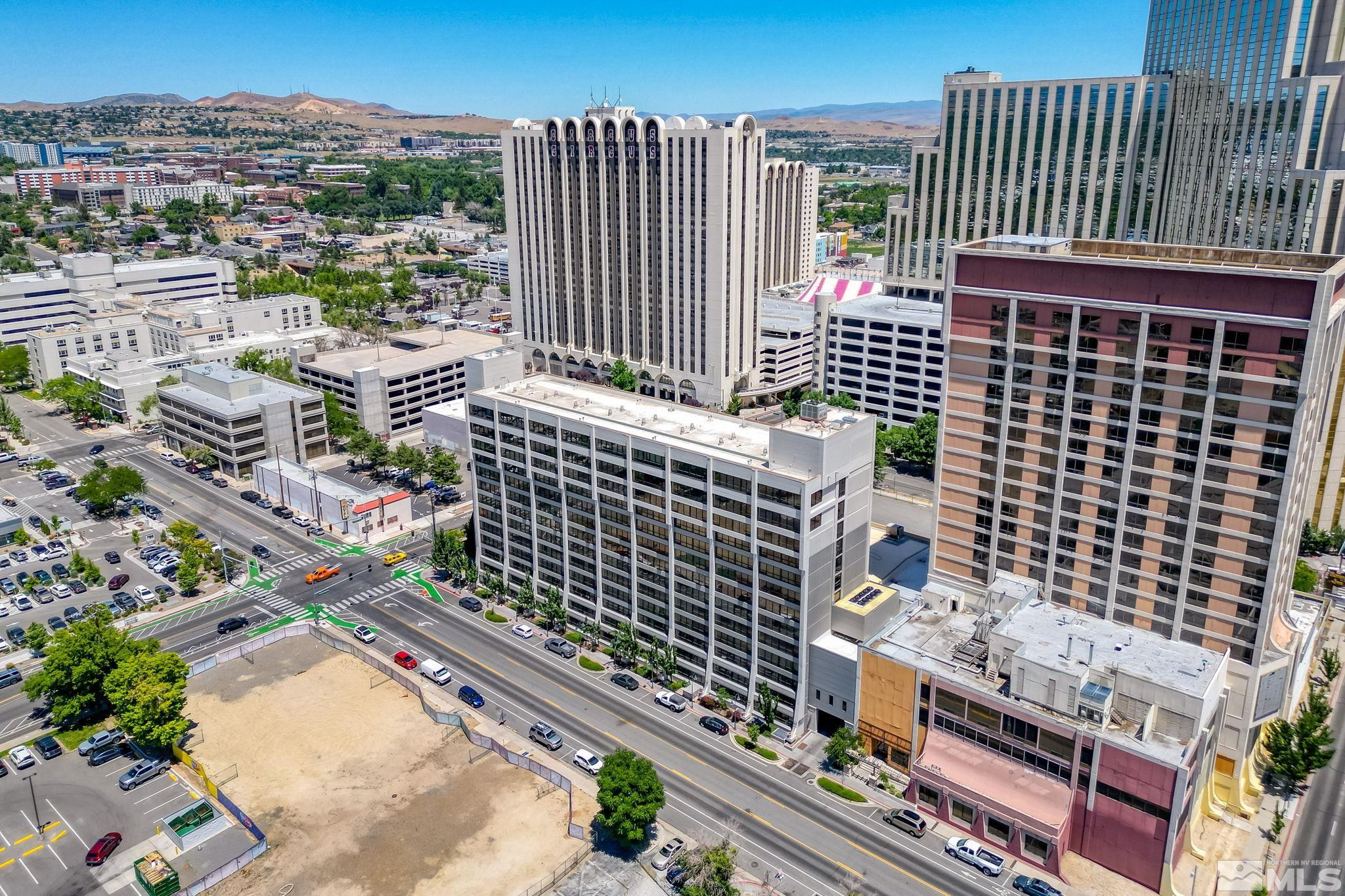 450 N Arlington Avenue, 902