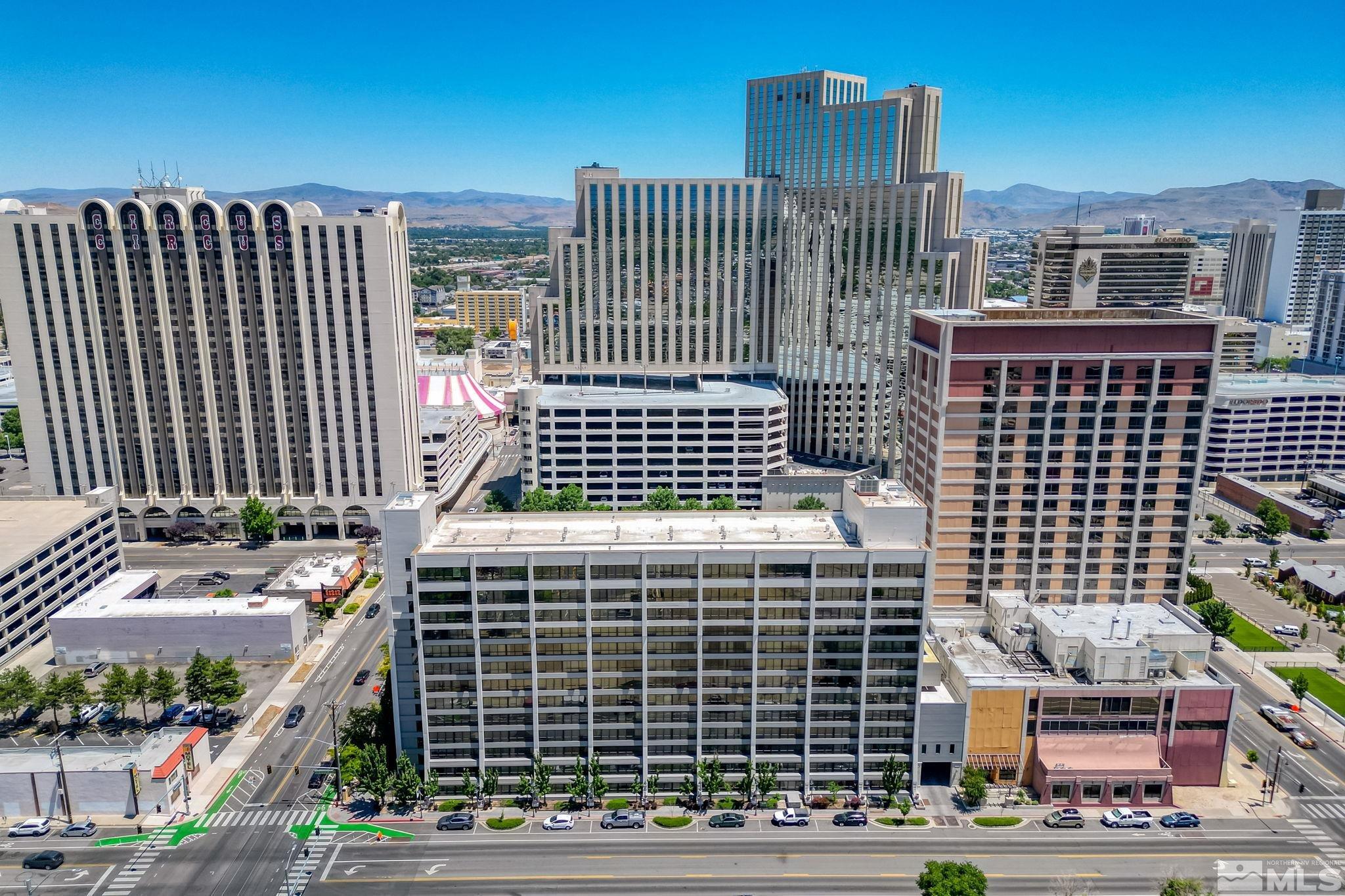 450 N Arlington Avenue, 902