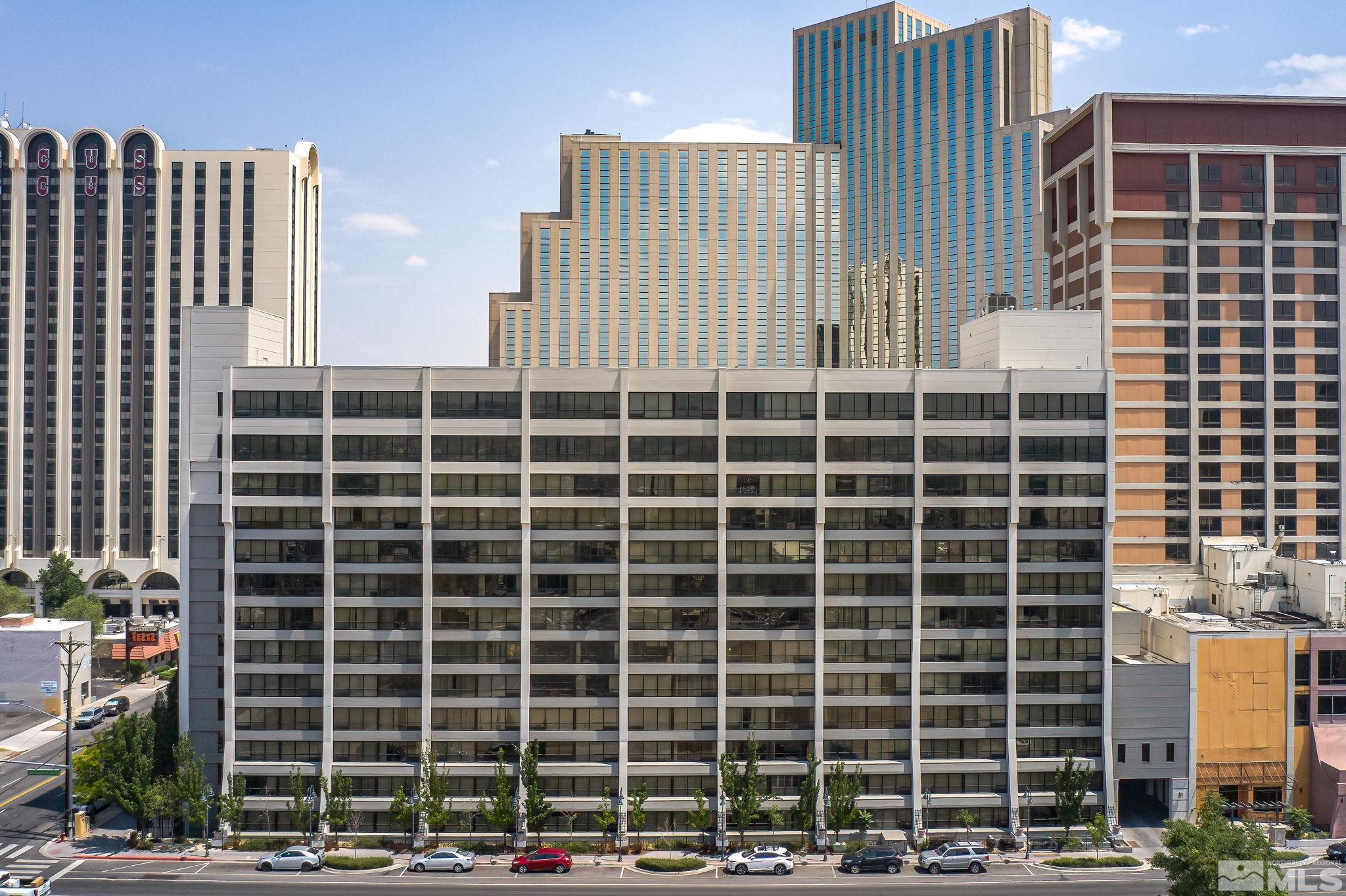 450 N Arlington Avenue, 902