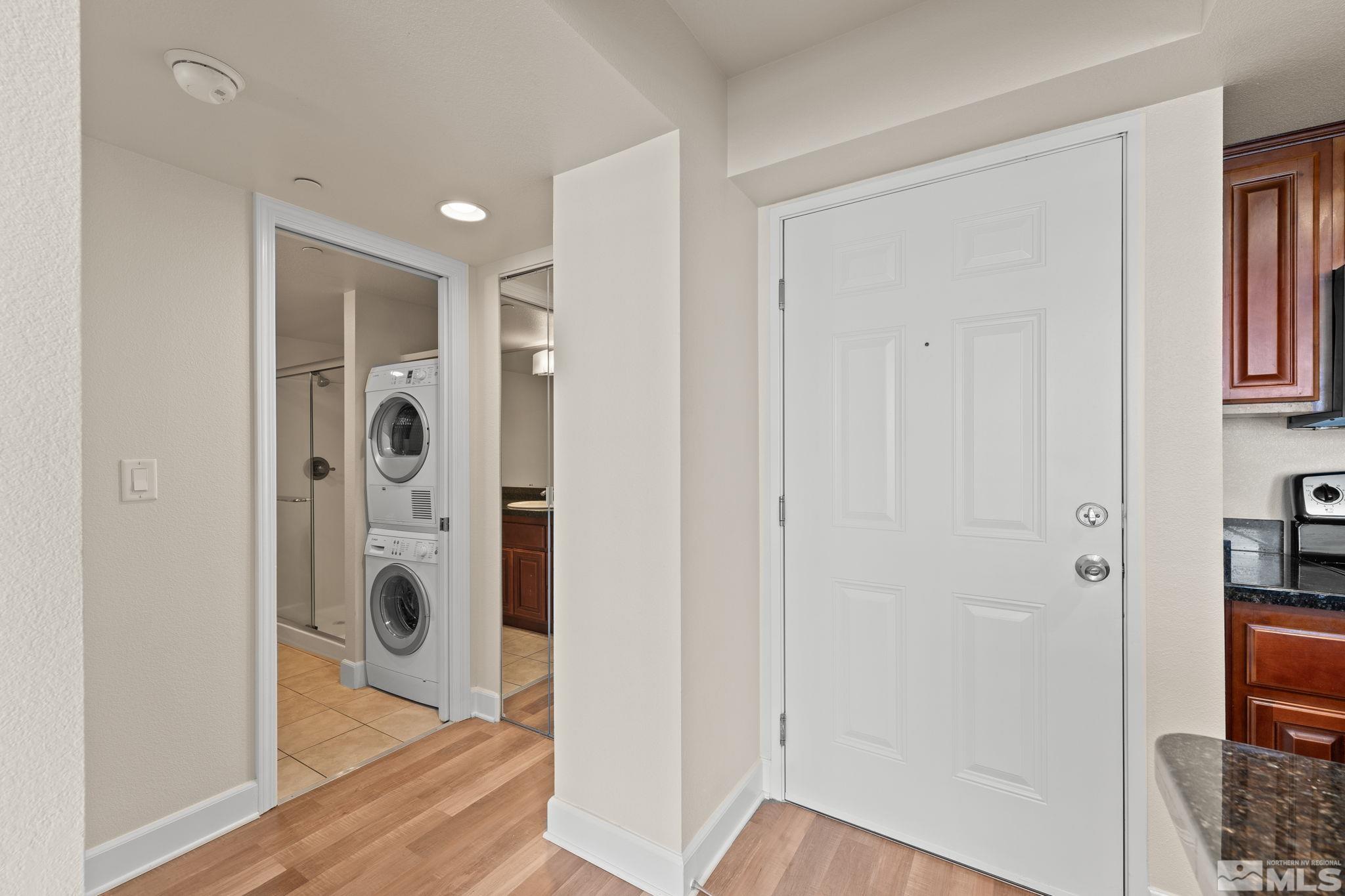 450 N Arlington Avenue, 902