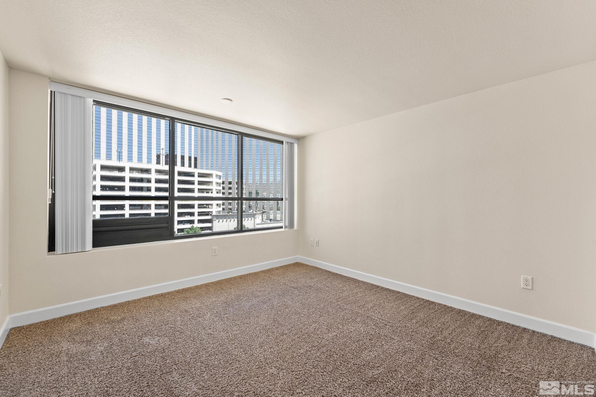 450 N Arlington Avenue, 902