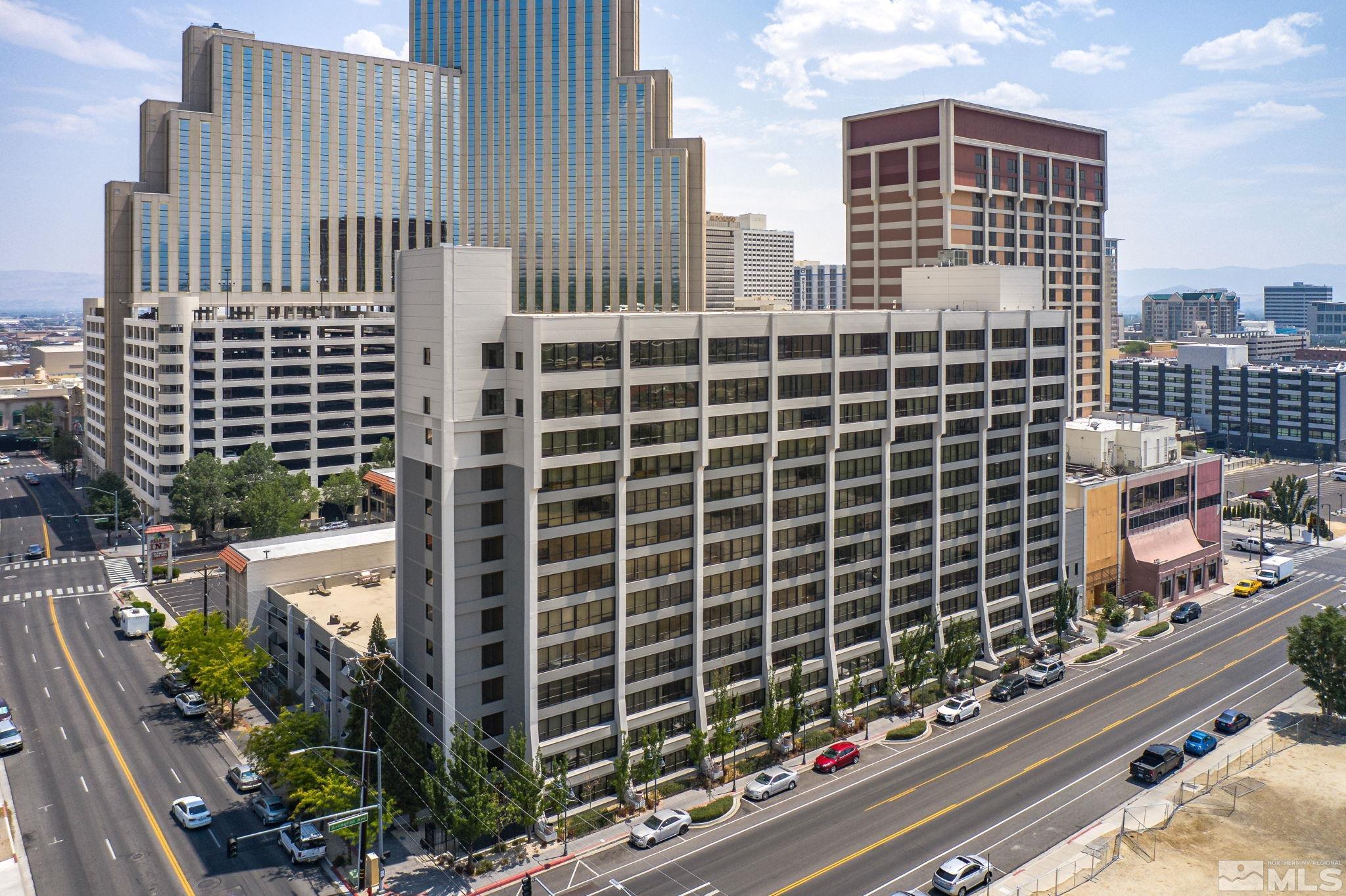 450 N Arlington Avenue, 902