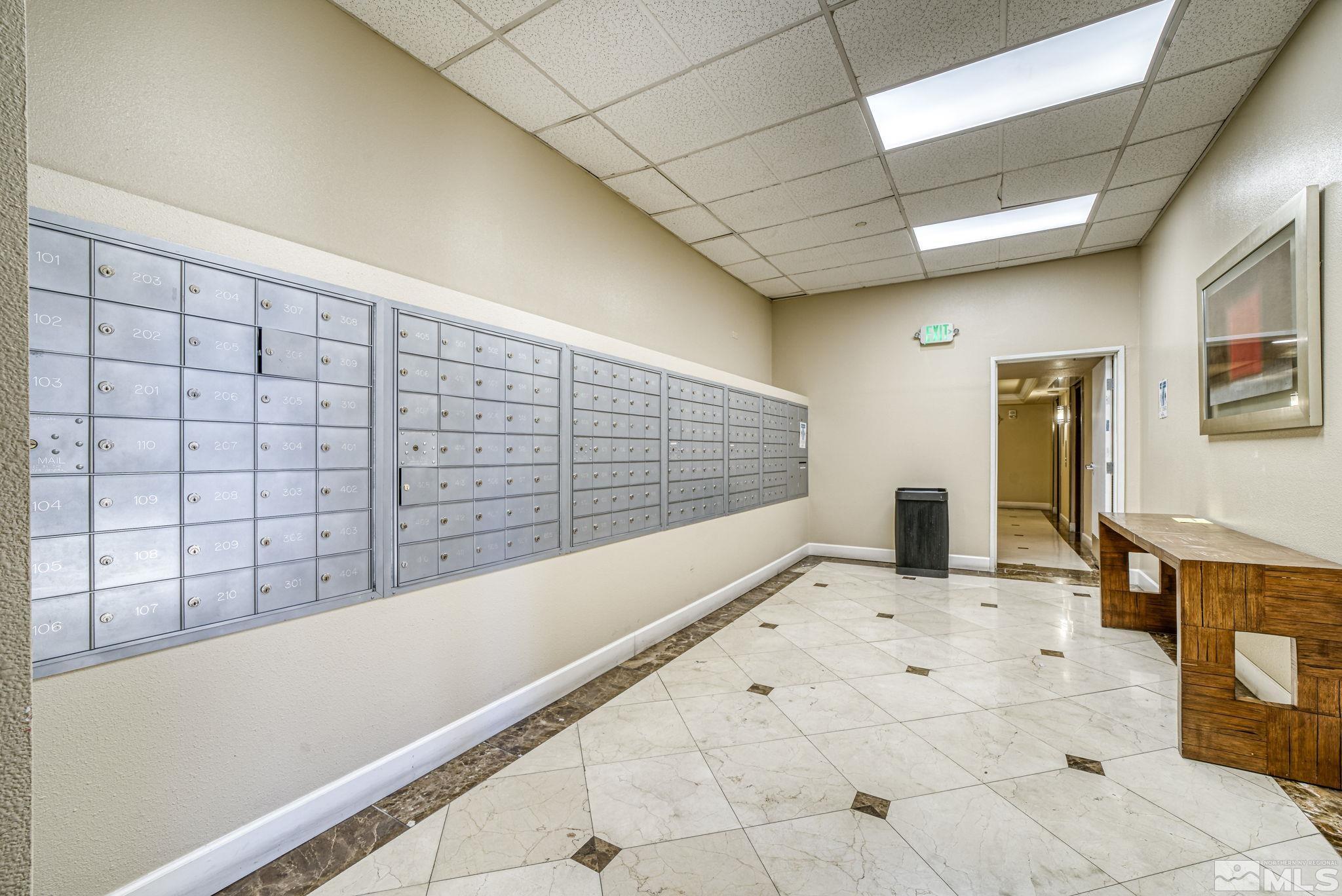 450 N Arlington Avenue, 902