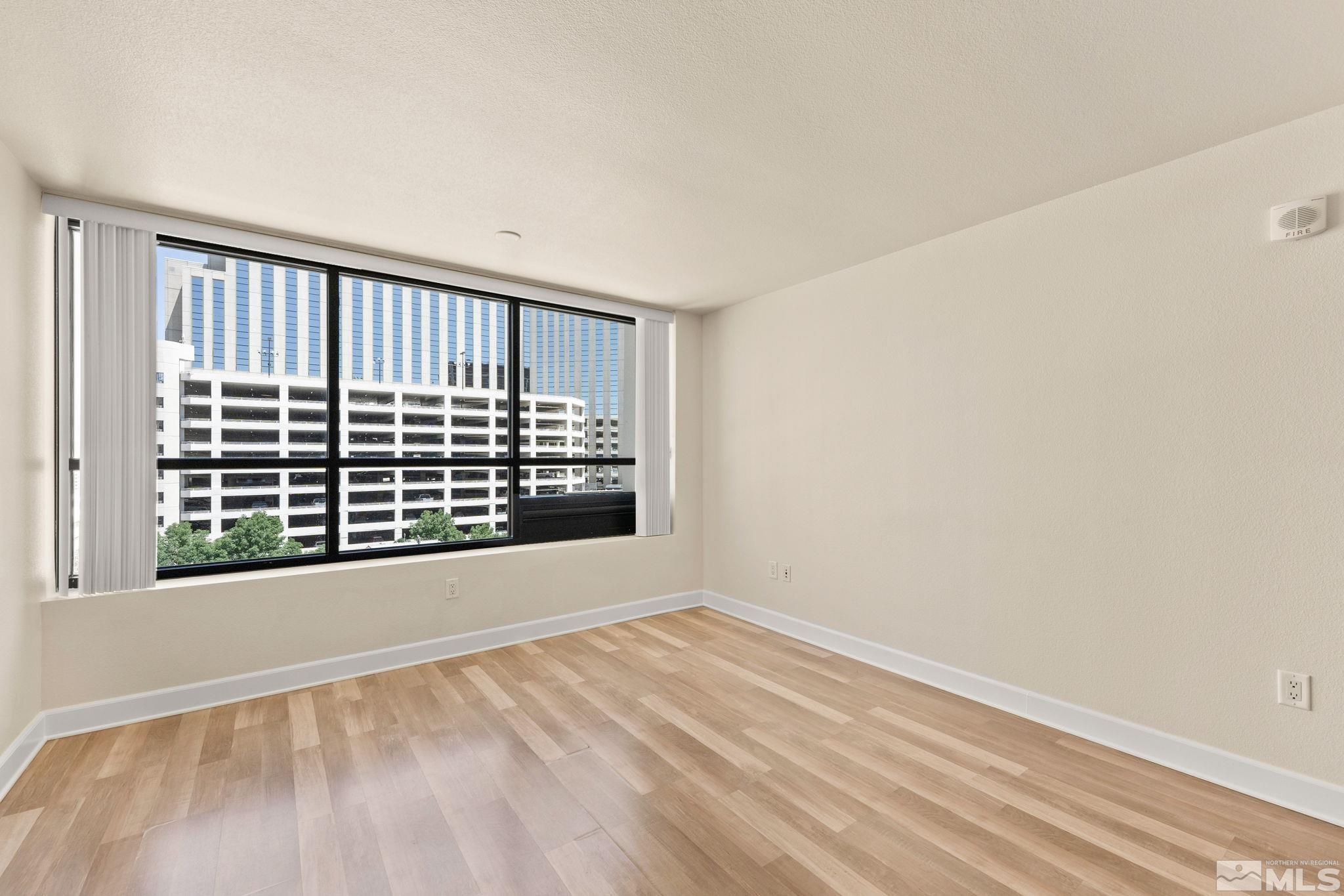 450 N Arlington Avenue, 902