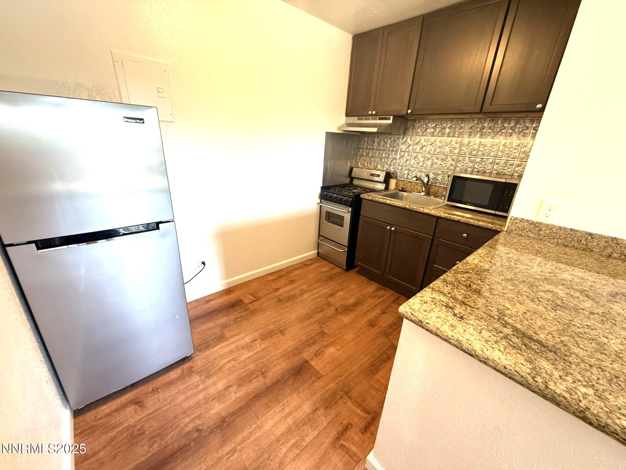 2450 Lymbery Street, 219