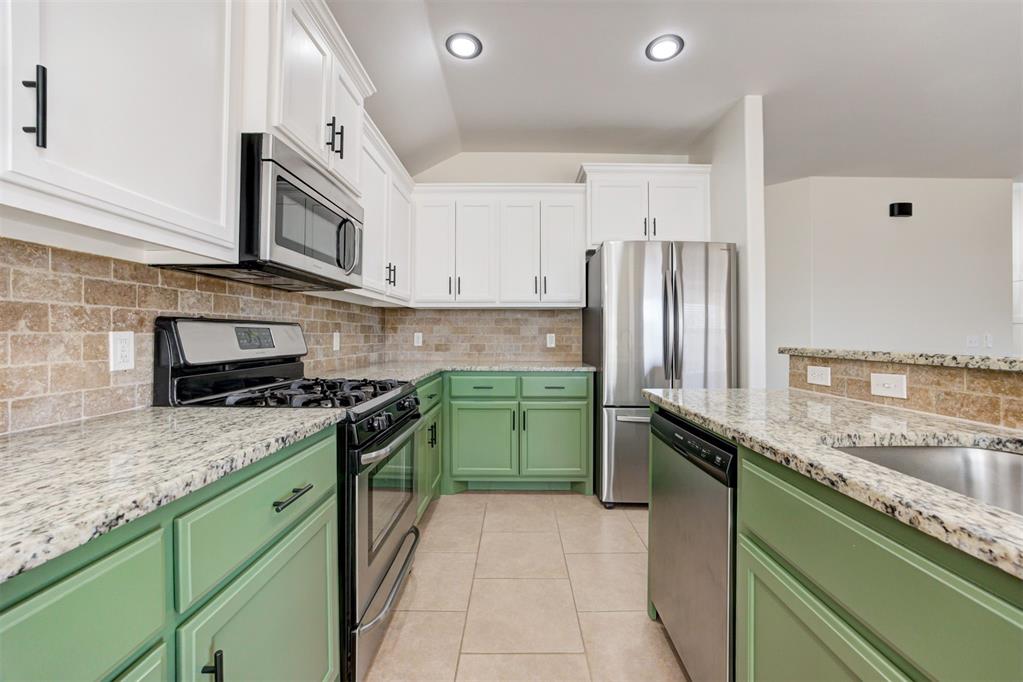 8117 Waters Edge Way
