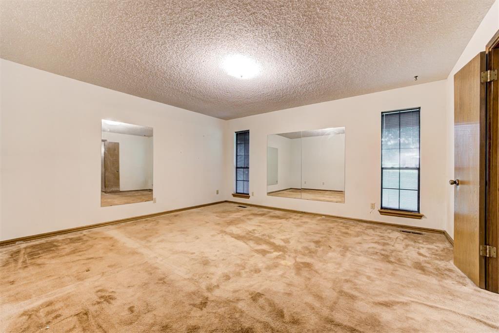 2350 Forest Oaks Drive