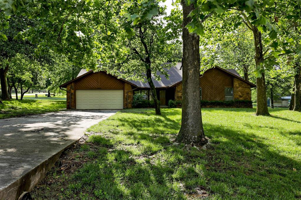 2350 Forest Oaks Drive