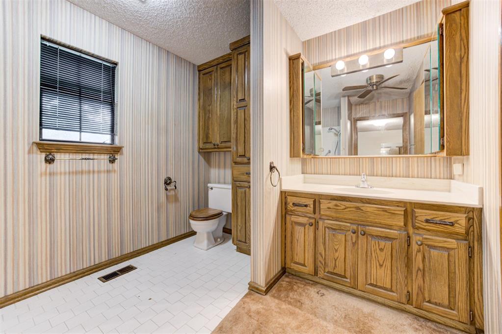 2350 Forest Oaks Drive