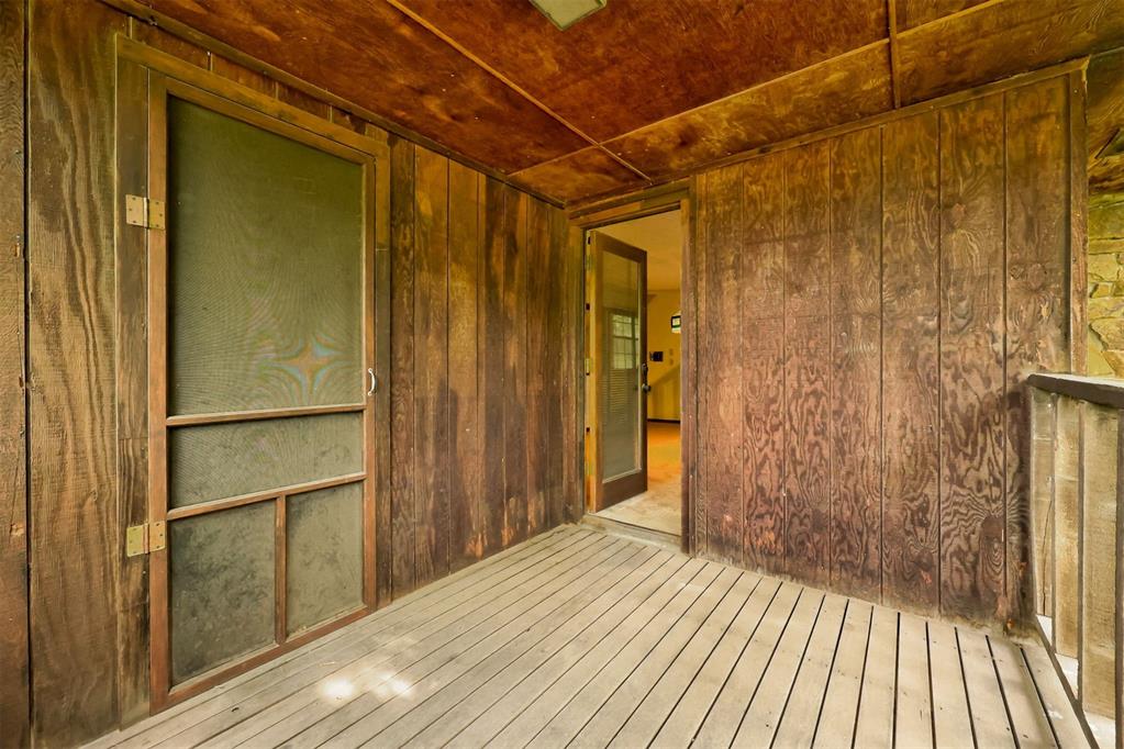 2350 Forest Oaks Drive