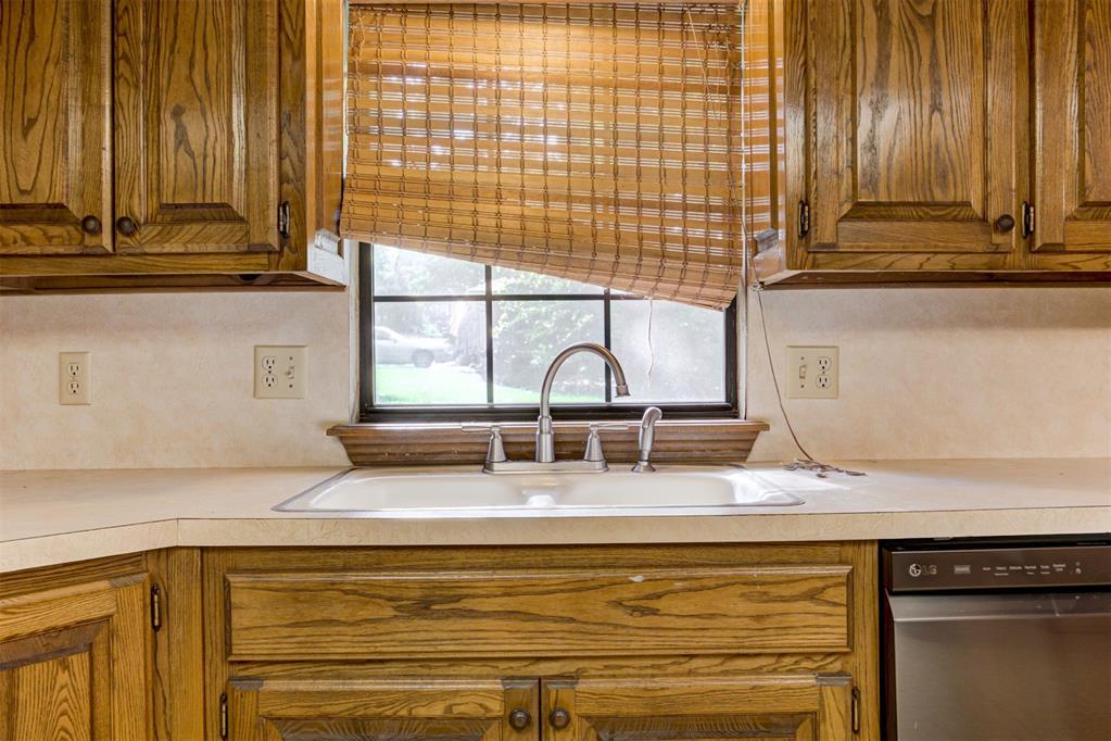 2350 Forest Oaks Drive