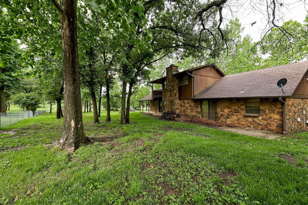 2350 Forest Oaks Drive