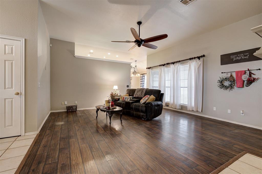 513 SW 154th Court
