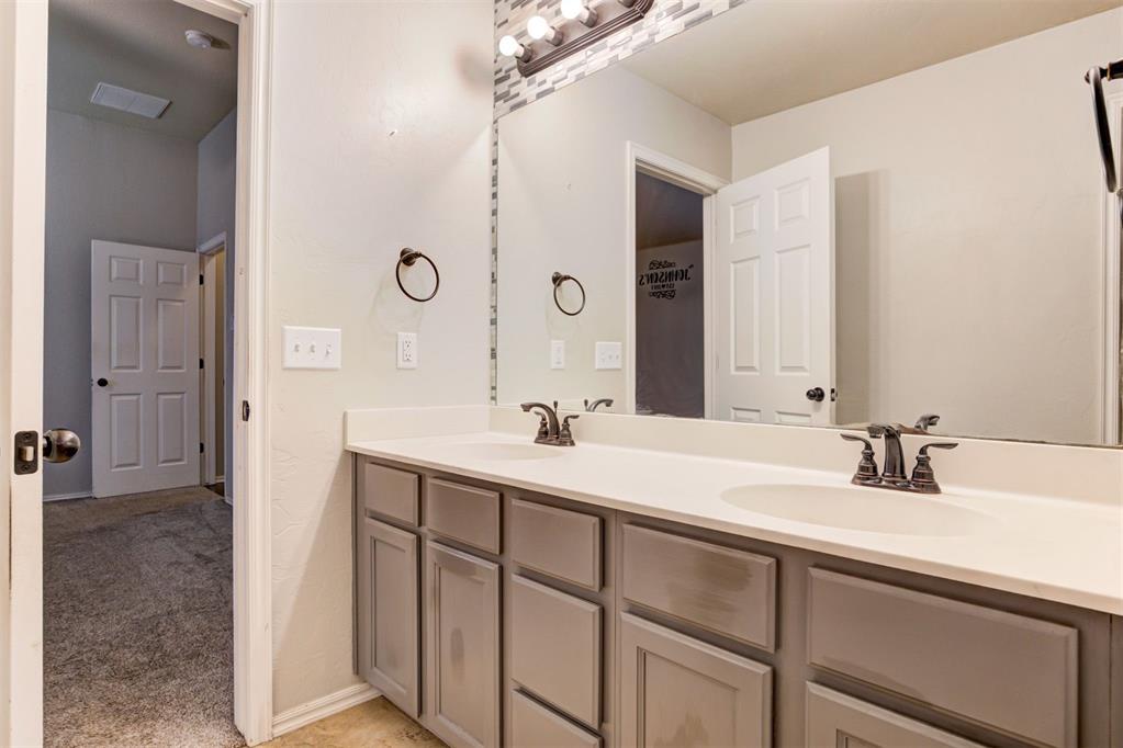 913 Desert Trail