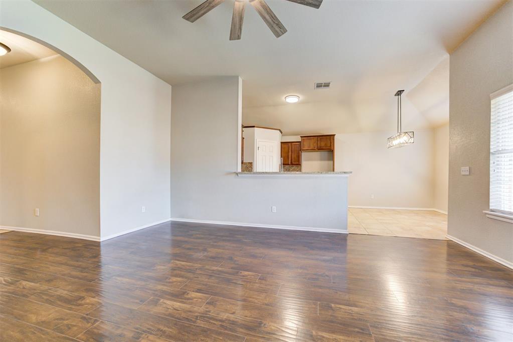 913 Desert Trail