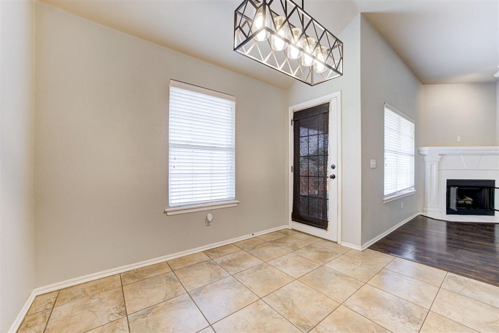 913 Desert Trail