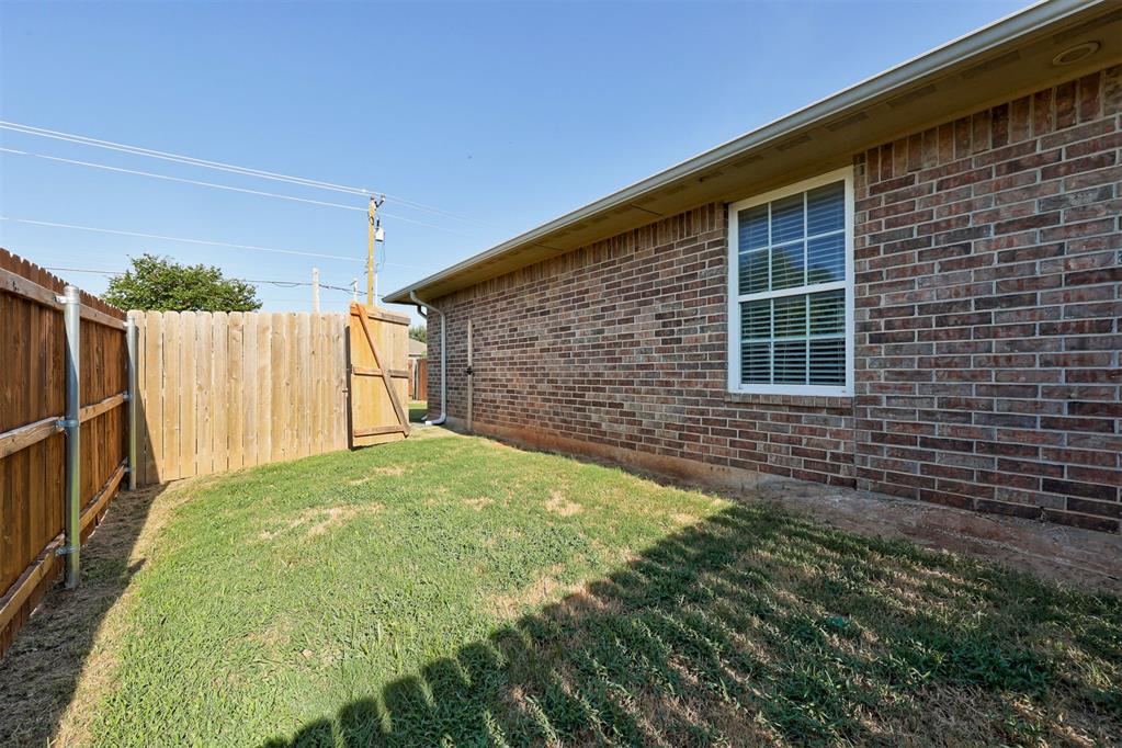 913 Desert Trail