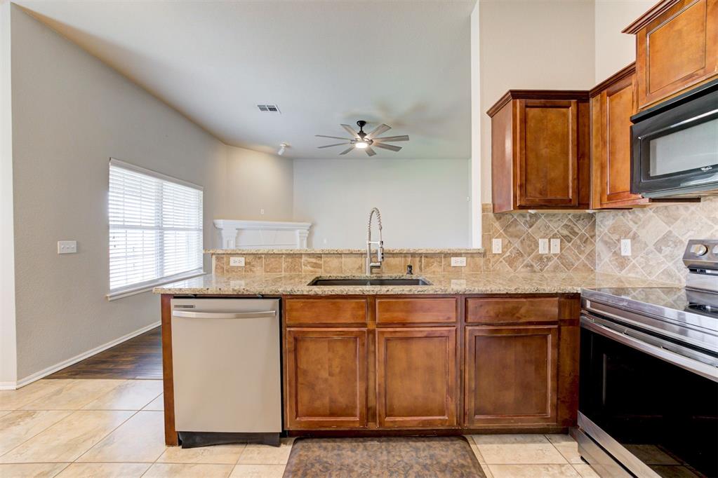 913 Desert Trail