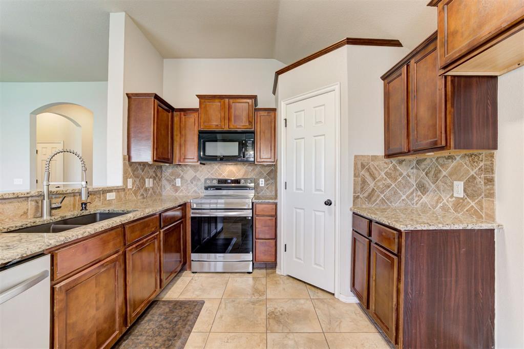 913 Desert Trail