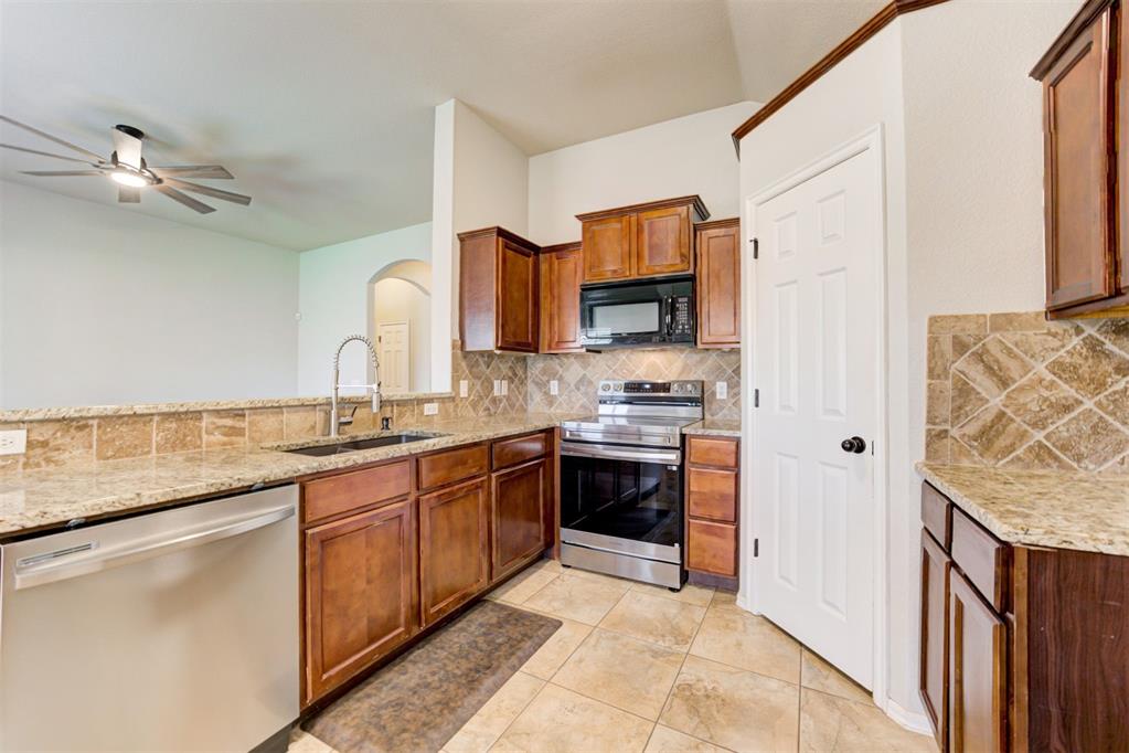 913 Desert Trail