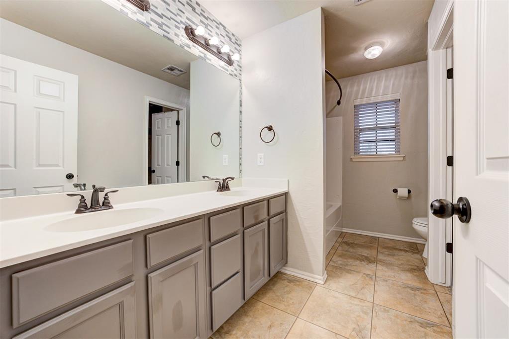 913 Desert Trail
