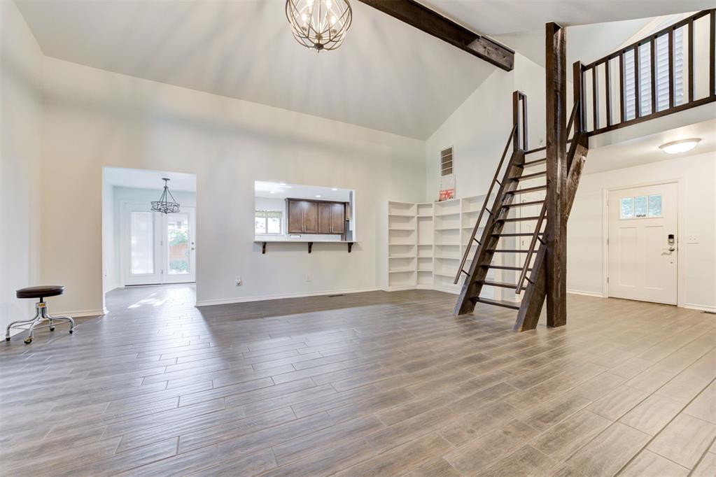 3120 N Pinecrest Drive