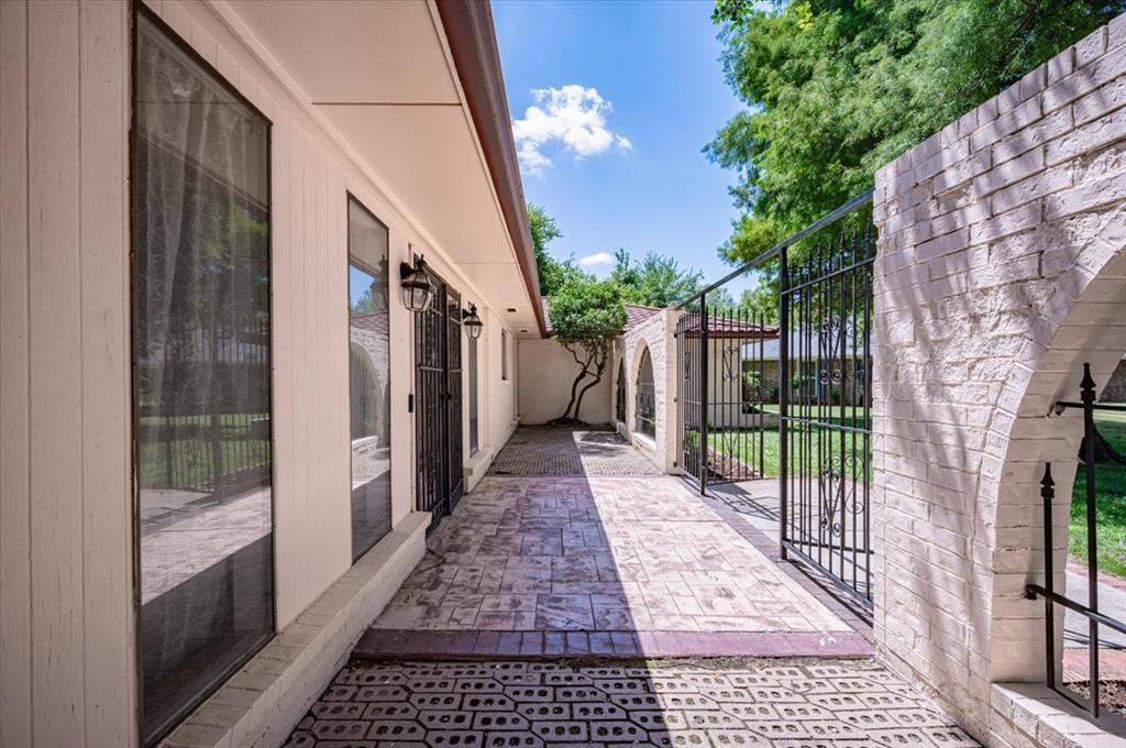 419 George L Cross Court