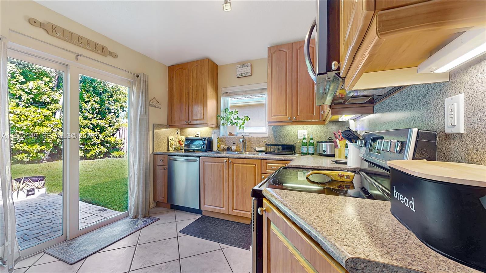8931 SW 208th Ter