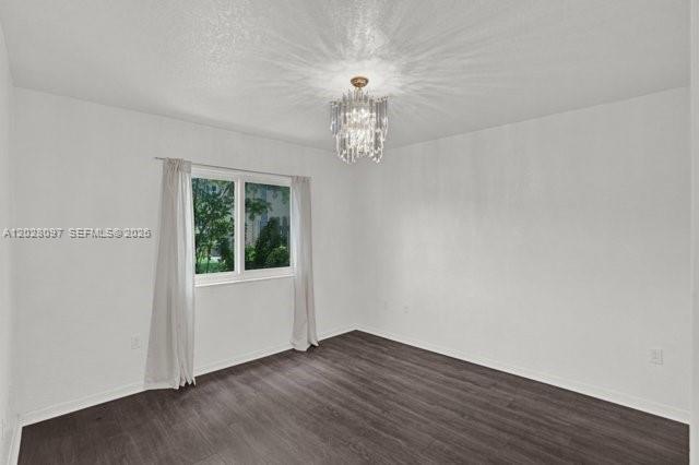 975 NE 34th Ave # 103
