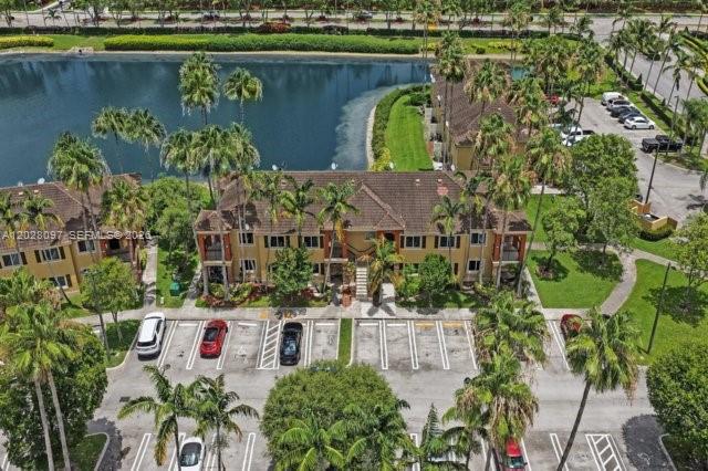 975 NE 34th Ave # 103