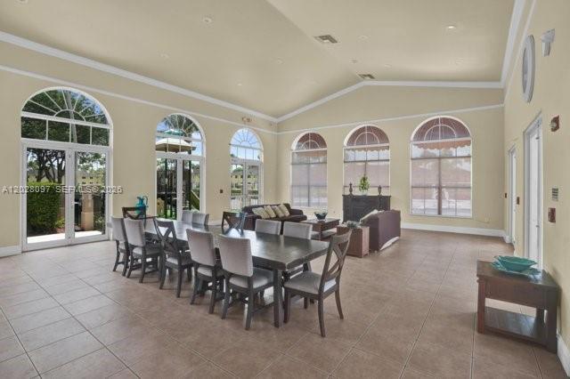 975 NE 34th Ave # 103