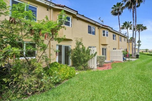 975 NE 34th Ave # 103