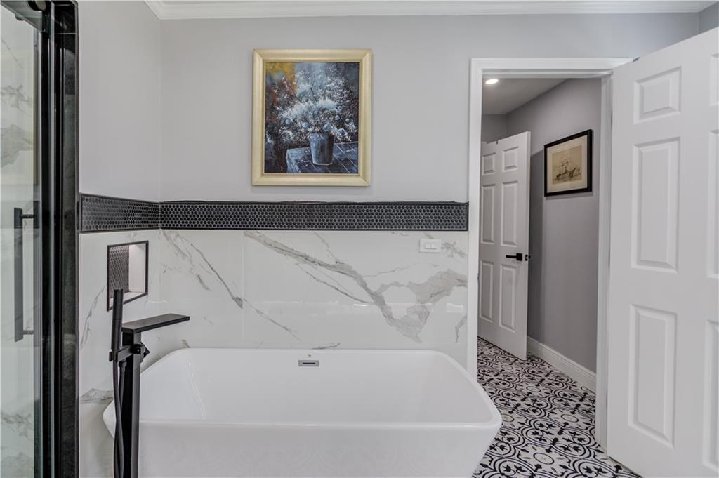 710 HAMBRICK Drive SW