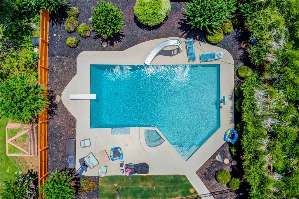 710 HAMBRICK Drive SW